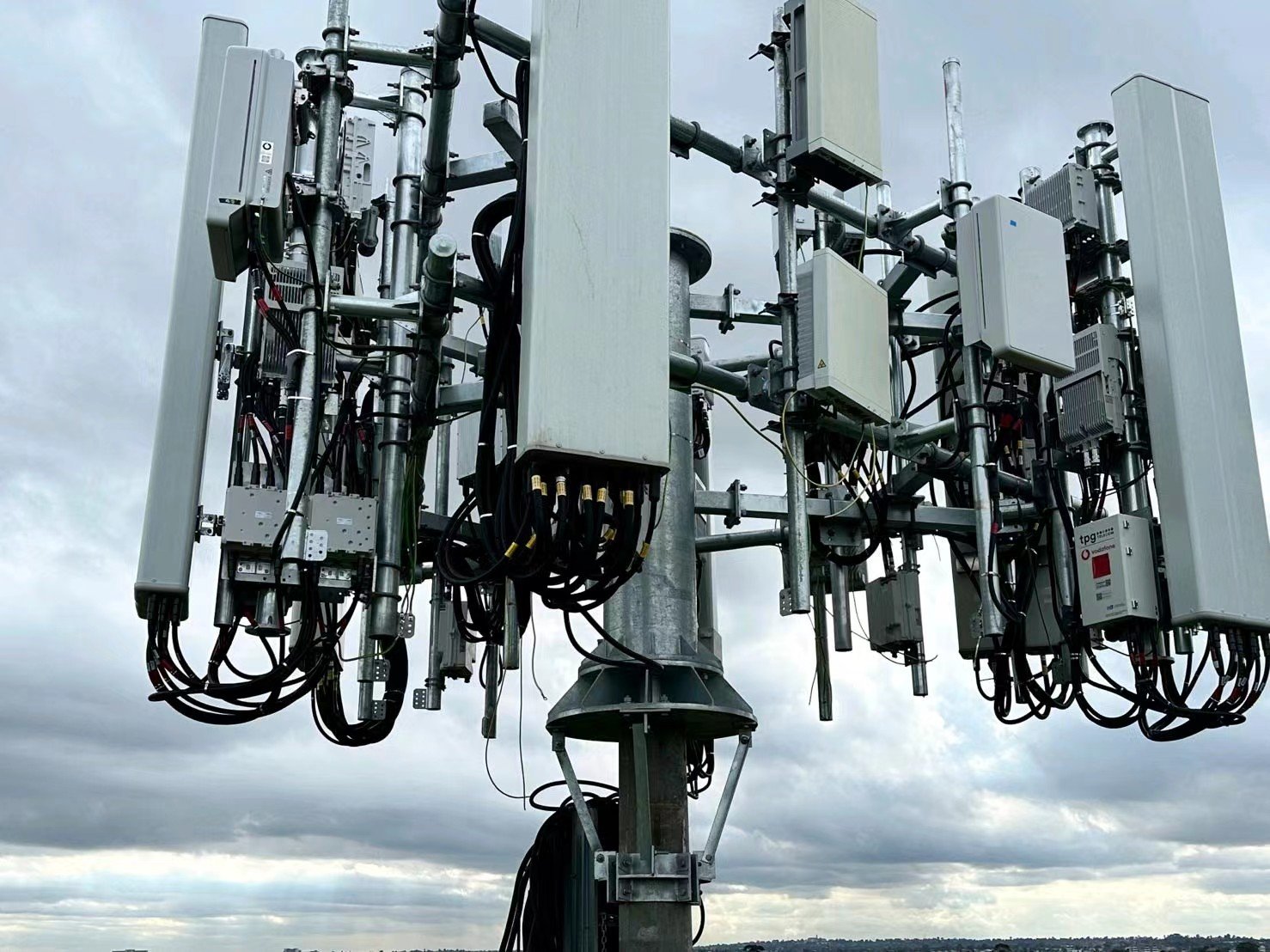 Ensuring Network Reliability: The Advantages of Hardened SC/APC Connectors in Fiber Optics